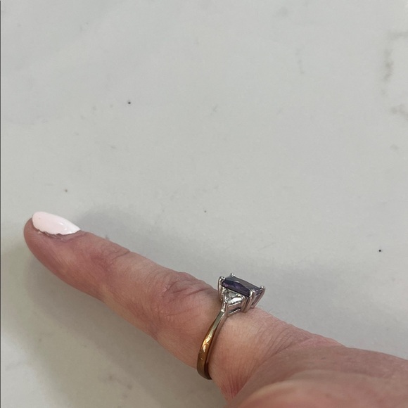 Elegant Purple Gemstone Silver Ring - Picture 2 of 6